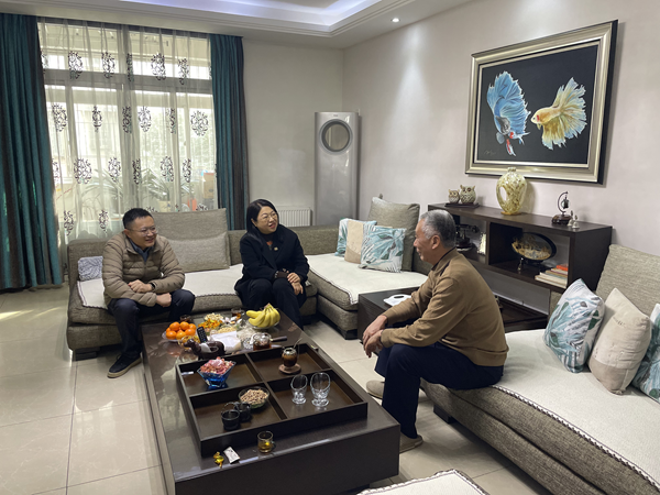 AGGAME集团等三家公司工会探望慰问退休职工